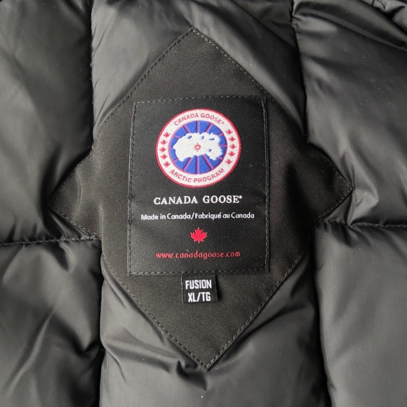 Canada Goose jacket - Picture 4 of 10